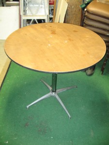 Table 36inR adjustable height 30in 42in